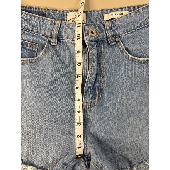 Cotton On Mom Jean Cutoff Shorts Women’s 6 Light Wash - Picture 4 of 8